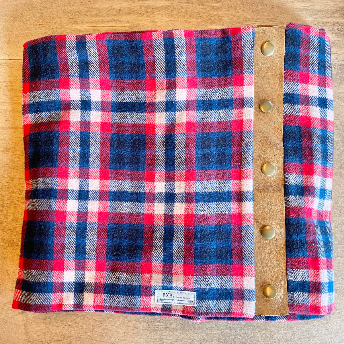 Old America Plaid Multi Snap Scarf with Leather Snaps