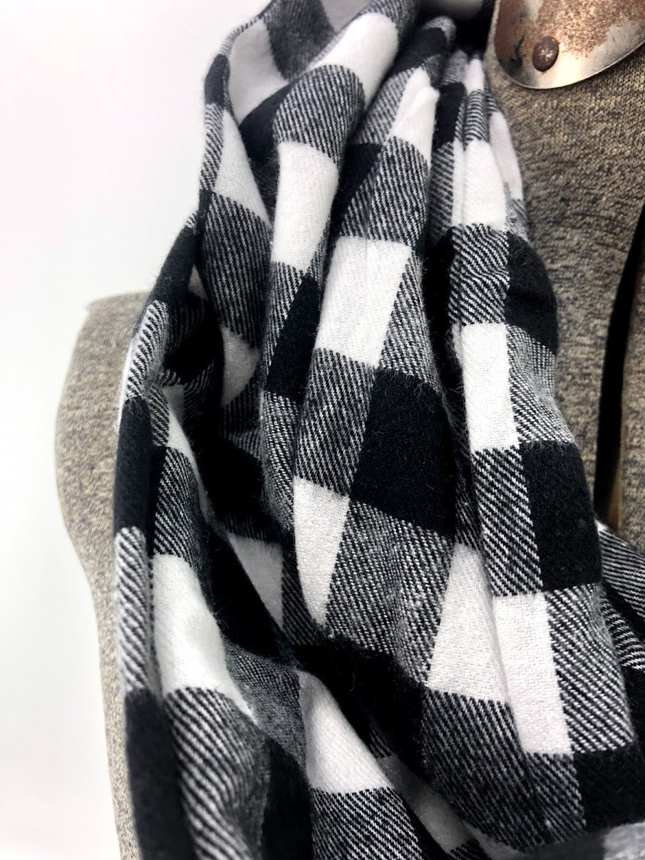 Black & White Buffalo Check Eternity Scarf with a Leather Cuff